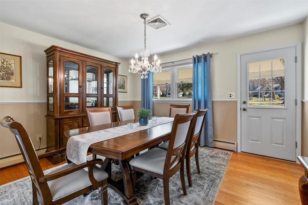 22 Round Hill Road Poughkeepsie NY 12603