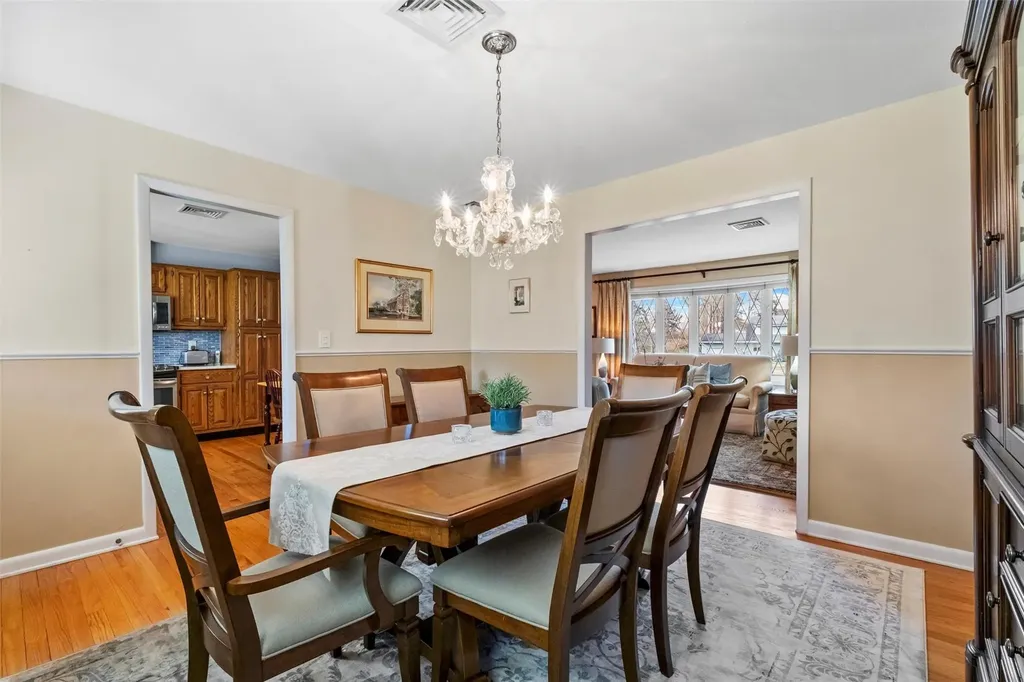 22 Round Hill Road Poughkeepsie NY 12603