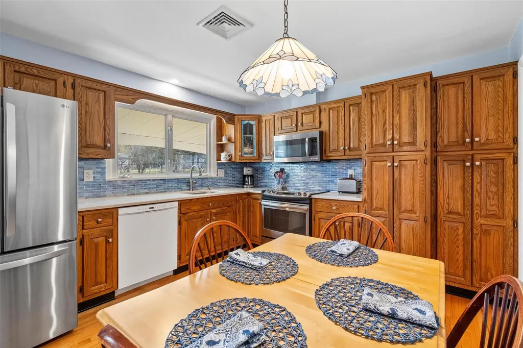 22 Round Hill Road Poughkeepsie NY 12603