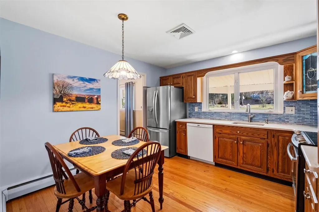 22 Round Hill Road Poughkeepsie NY 12603