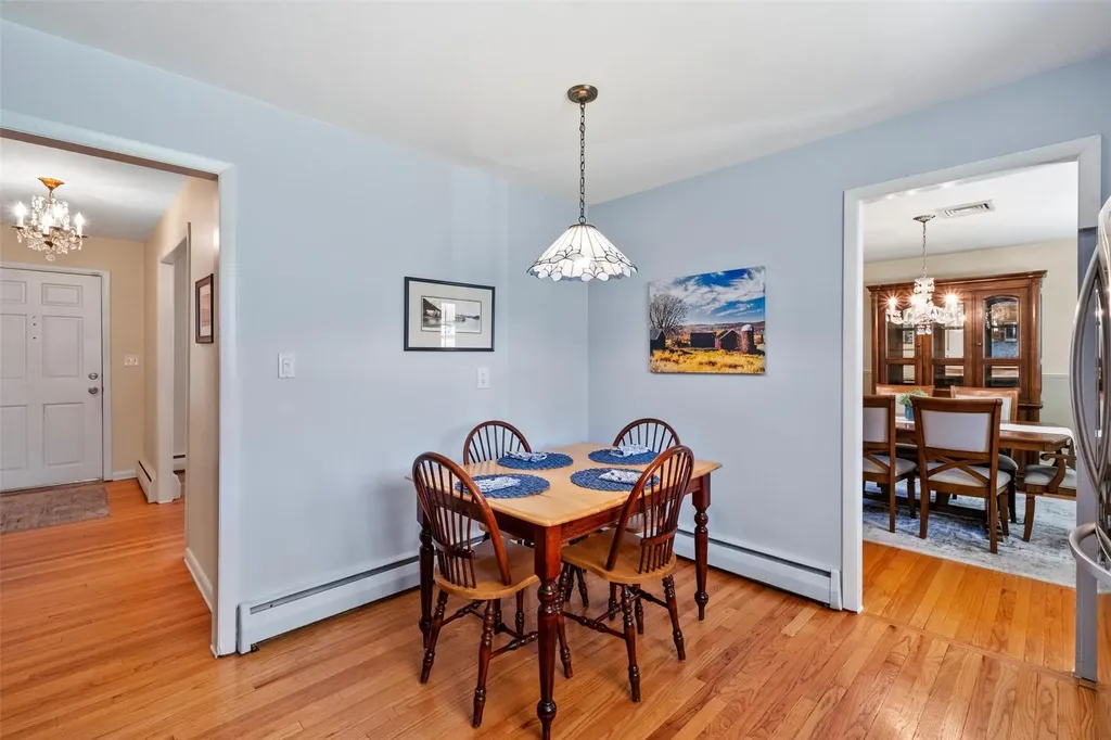 22 Round Hill Road Poughkeepsie NY 12603