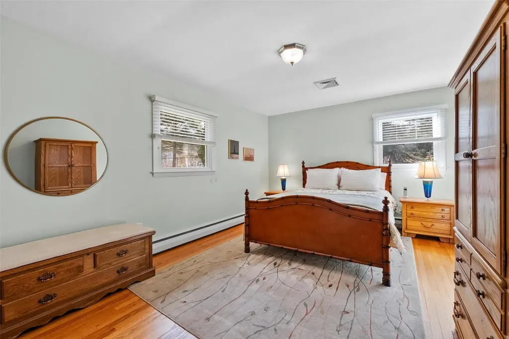 22 Round Hill Road Poughkeepsie NY 12603