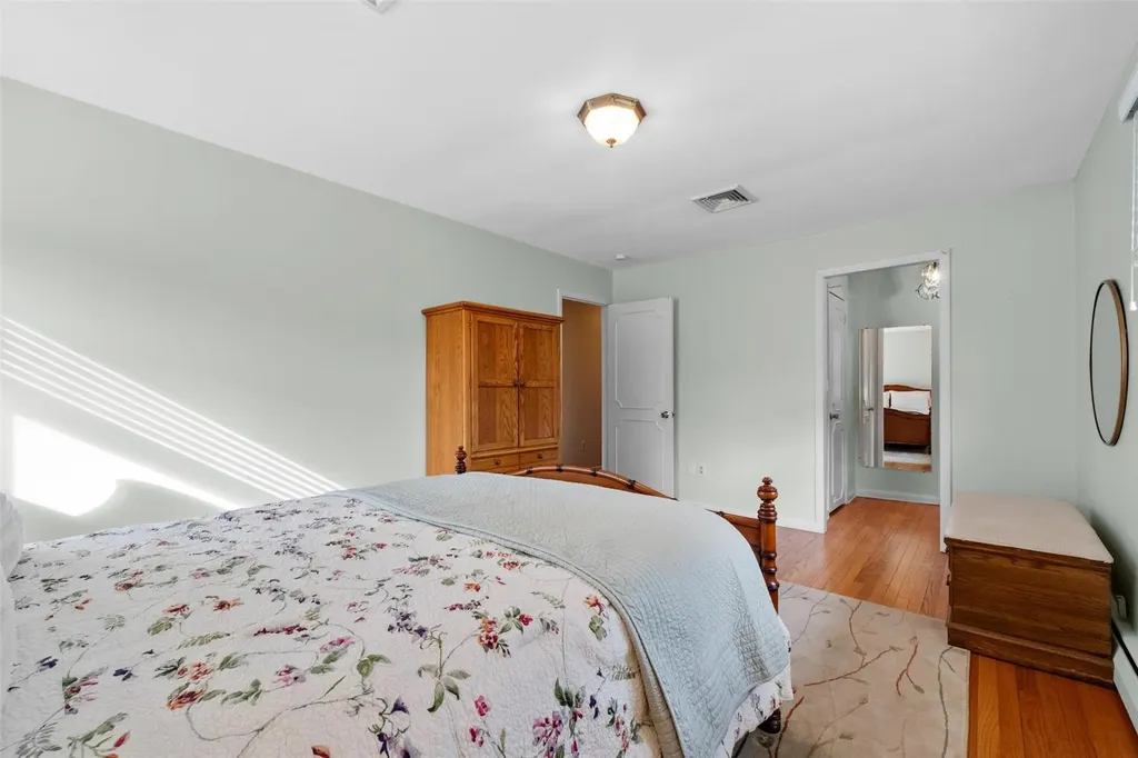22 Round Hill Road Poughkeepsie NY 12603