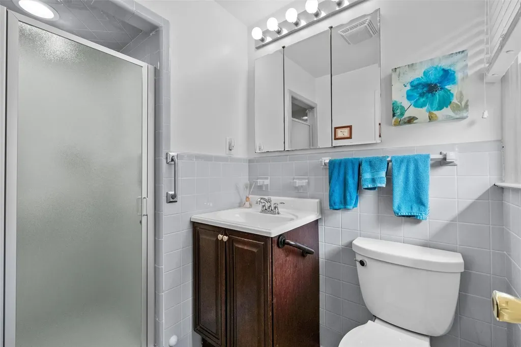 22 Round Hill Road Poughkeepsie NY 12603