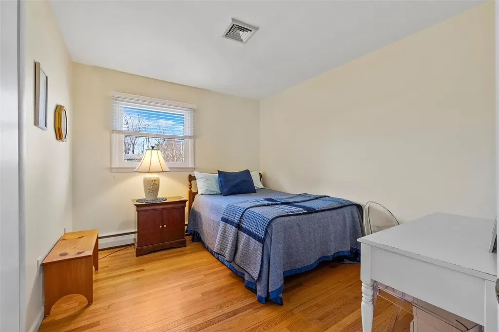 22 Round Hill Road Poughkeepsie NY 12603
