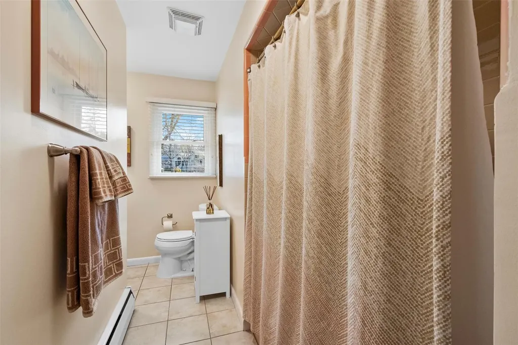 22 Round Hill Road Poughkeepsie NY 12603