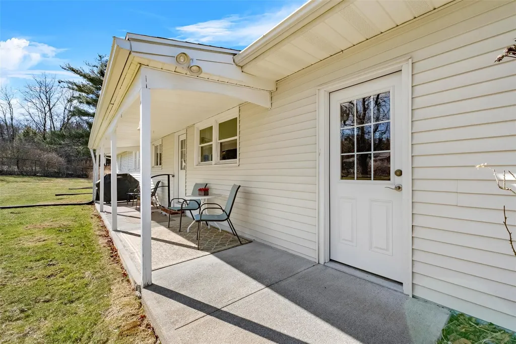 22 Round Hill Road Poughkeepsie NY 12603
