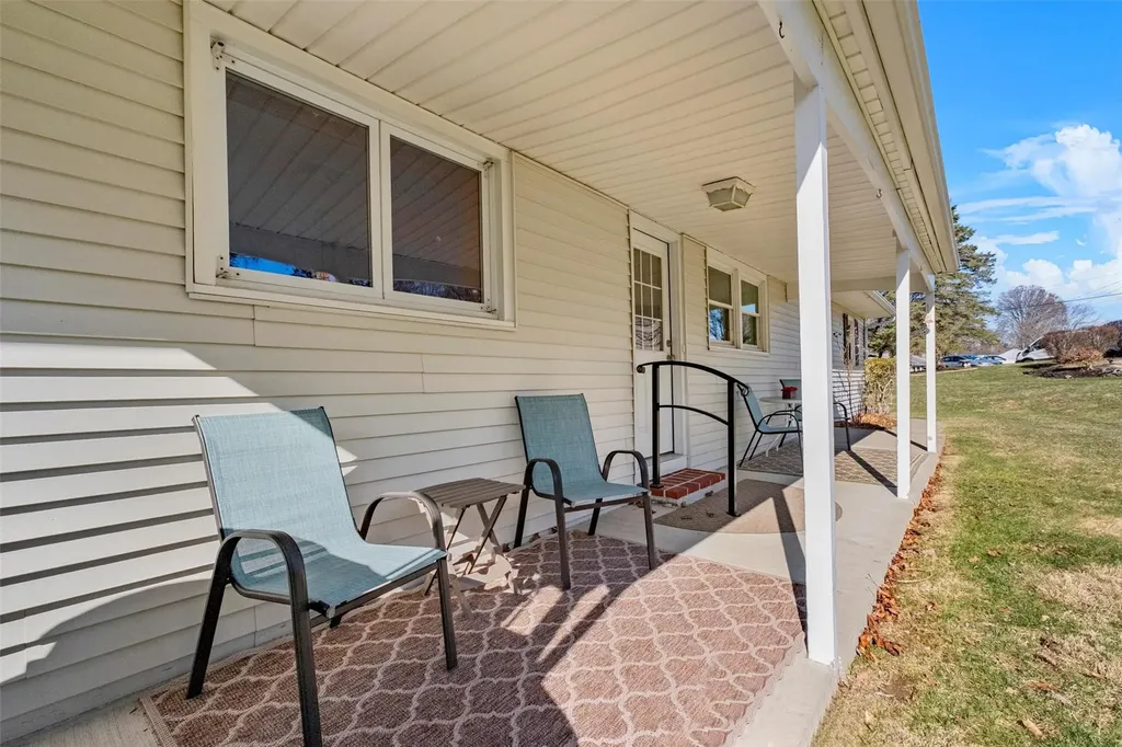22 Round Hill Road Poughkeepsie NY 12603
