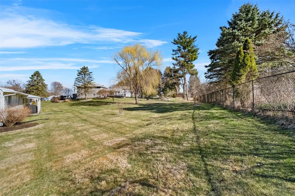22 Round Hill Road Poughkeepsie NY 12603