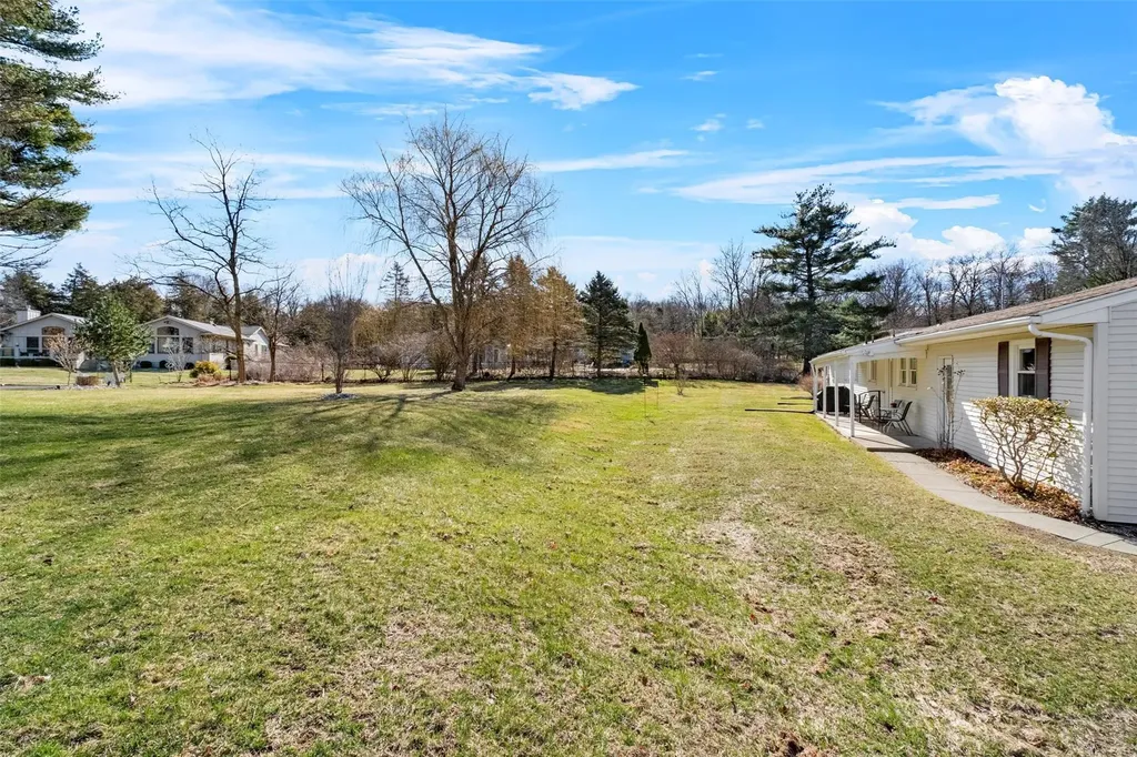 22 Round Hill Road Poughkeepsie NY 12603