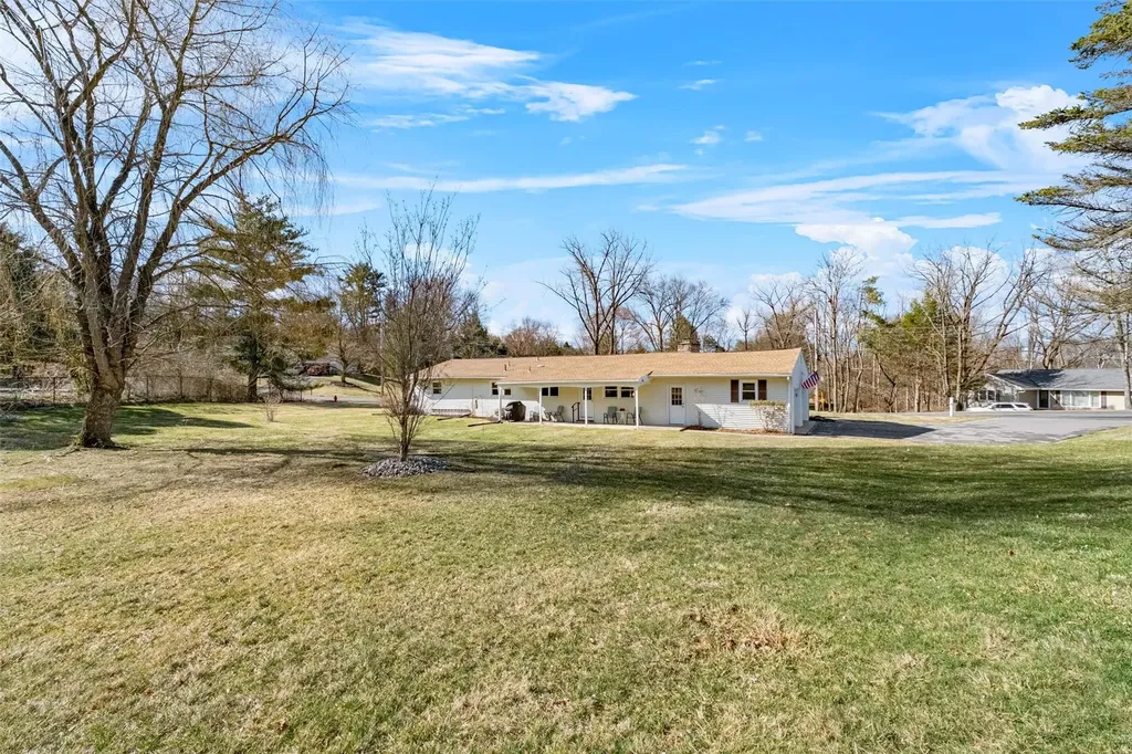 22 Round Hill Road Poughkeepsie NY 12603