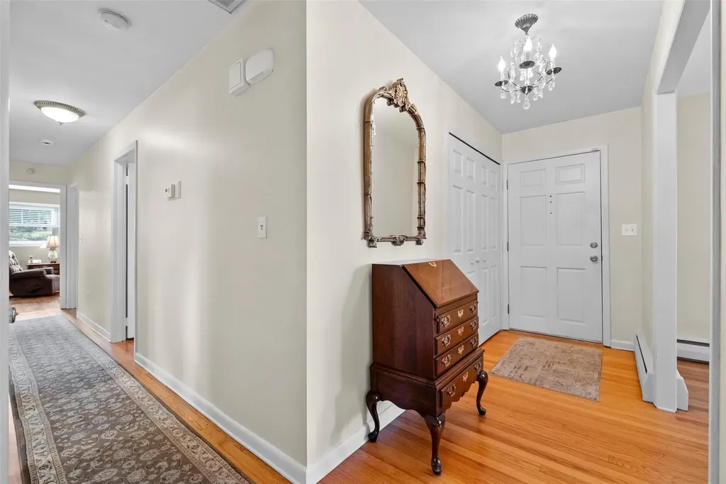 22 Round Hill Road Poughkeepsie NY 12603