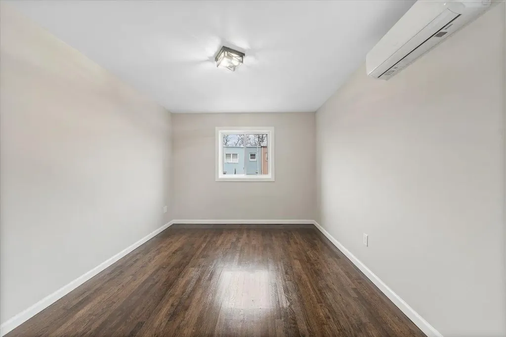 1040 E 233rd Street Bronx NY 10466