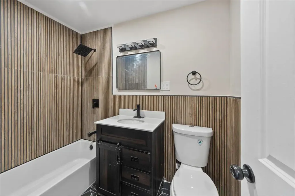 1040 E 233rd Street Bronx NY 10466