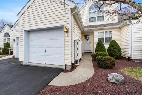 114 Turnberry Court Poughkeepsie NY 12603