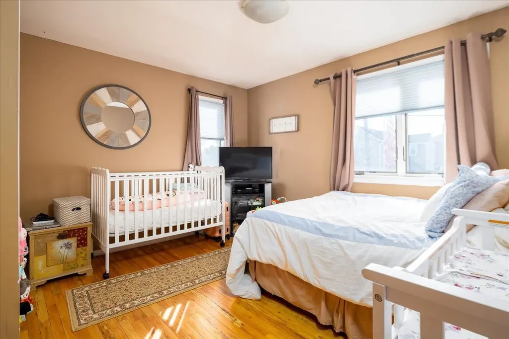 92 Hampton Place Freeport NY 11520
