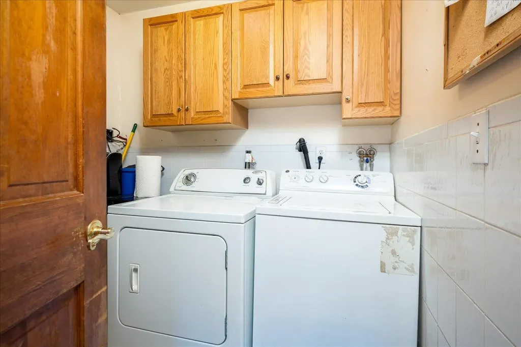 92 Hampton Place Freeport NY 11520