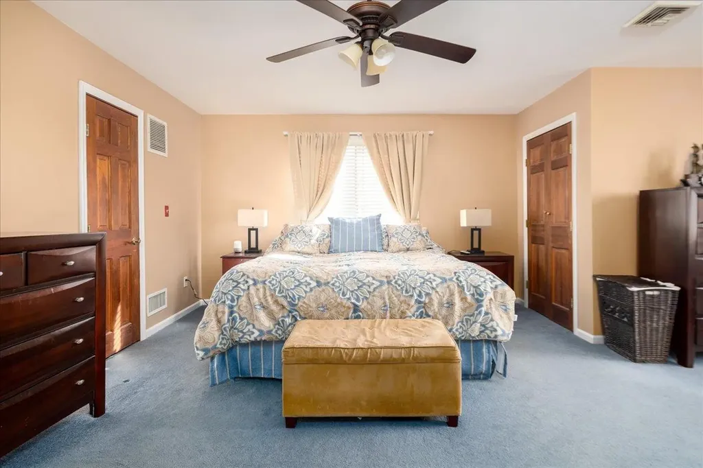 92 Hampton Place Freeport NY 11520