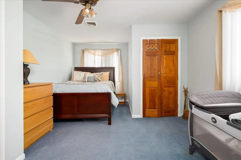 92 Hampton Place Freeport NY 11520