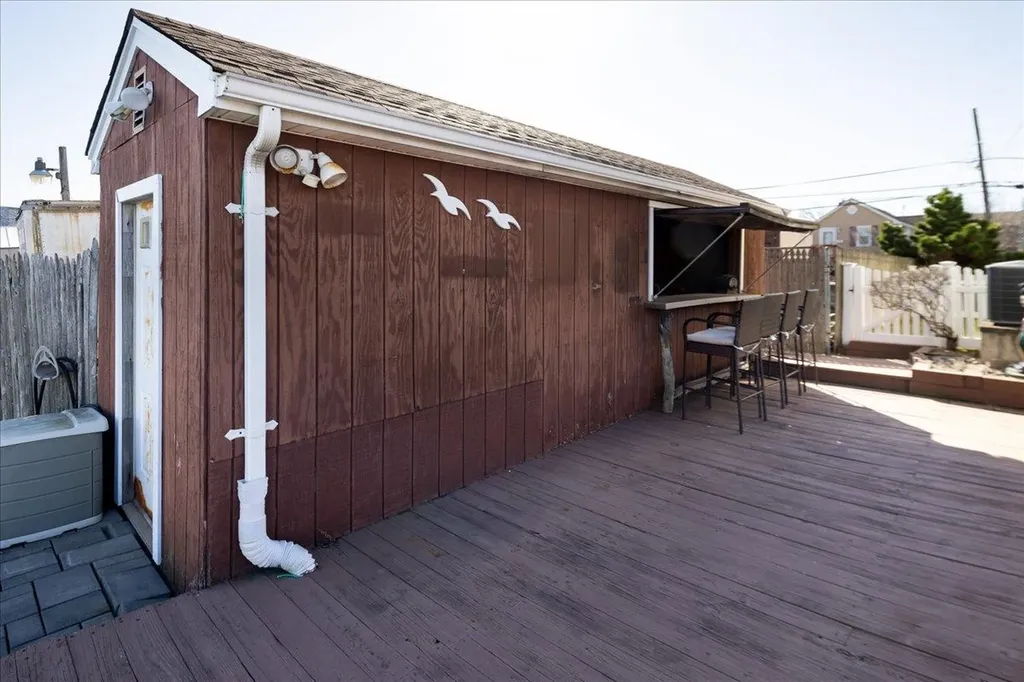 92 Hampton Place Freeport NY 11520