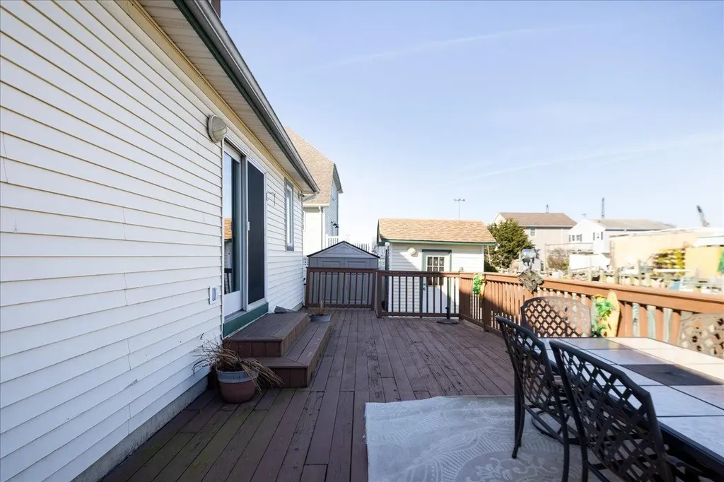 92 Hampton Place Freeport NY 11520