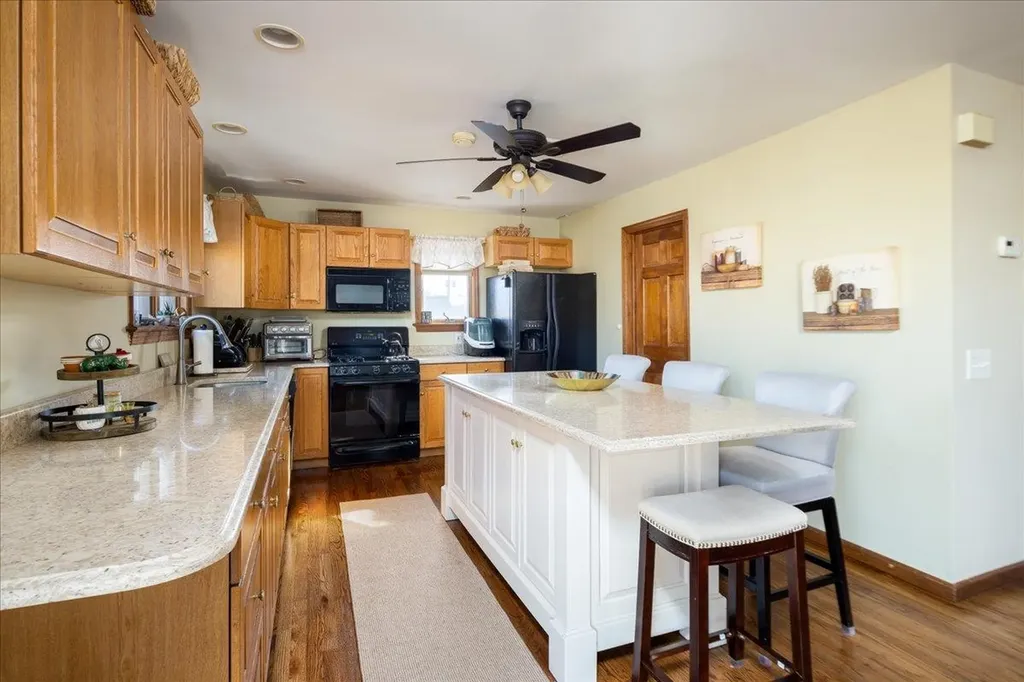 92 Hampton Place Freeport NY 11520