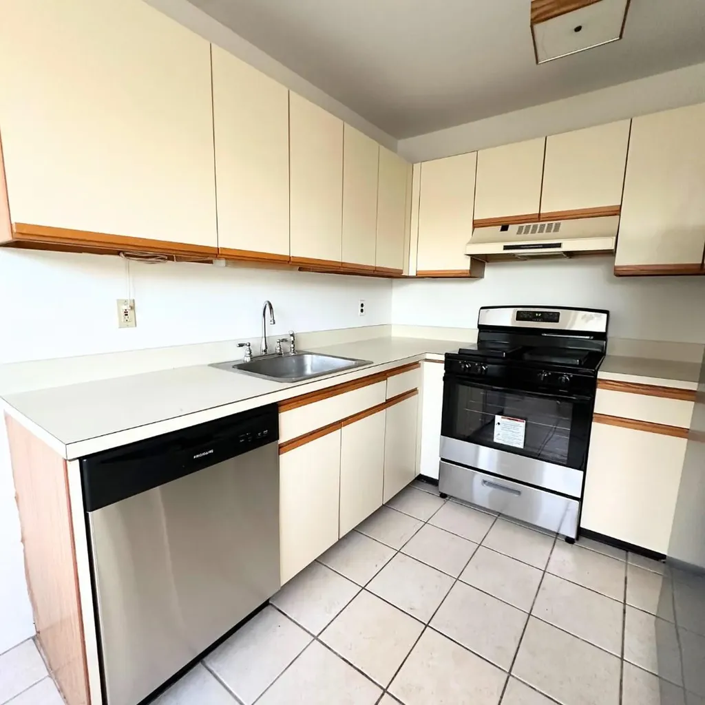 6 Doe Path Coram NY 11727