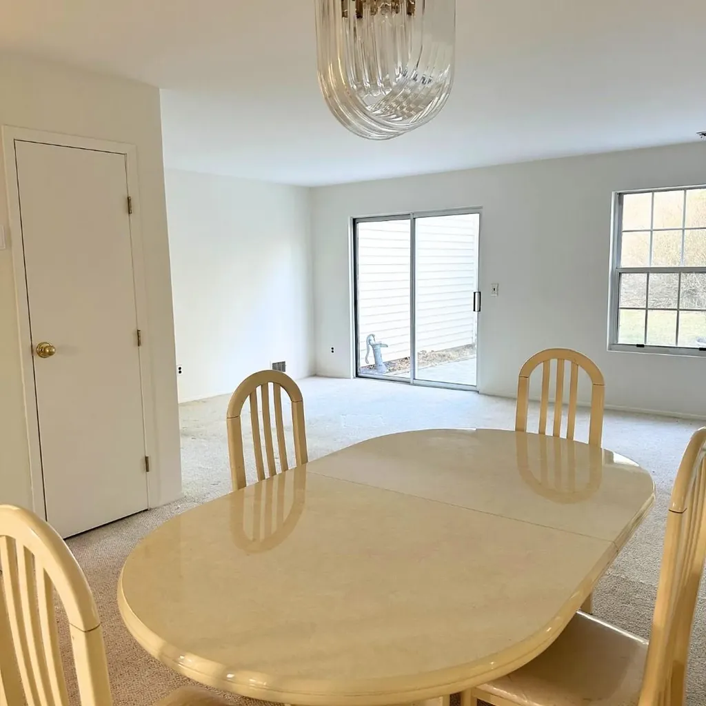 6 Doe Path Coram NY 11727