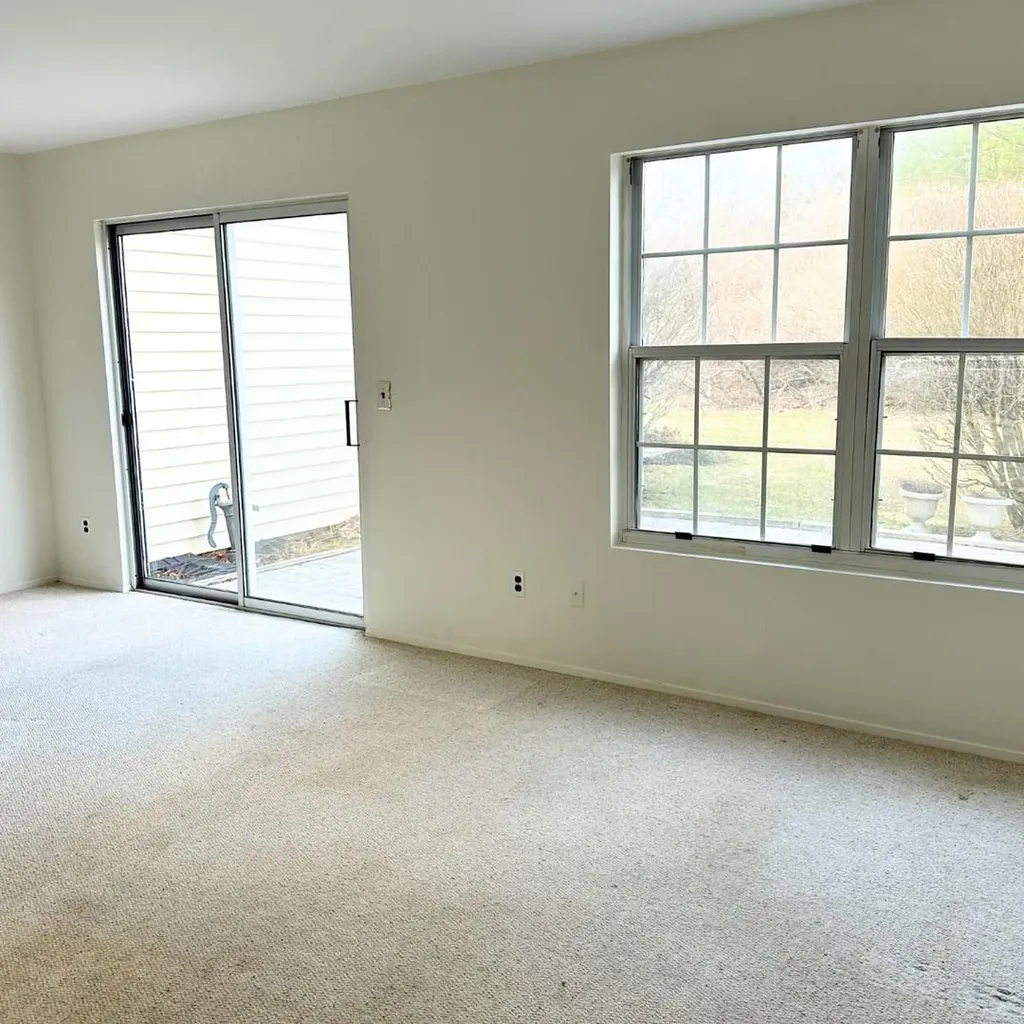 6 Doe Path Coram NY 11727