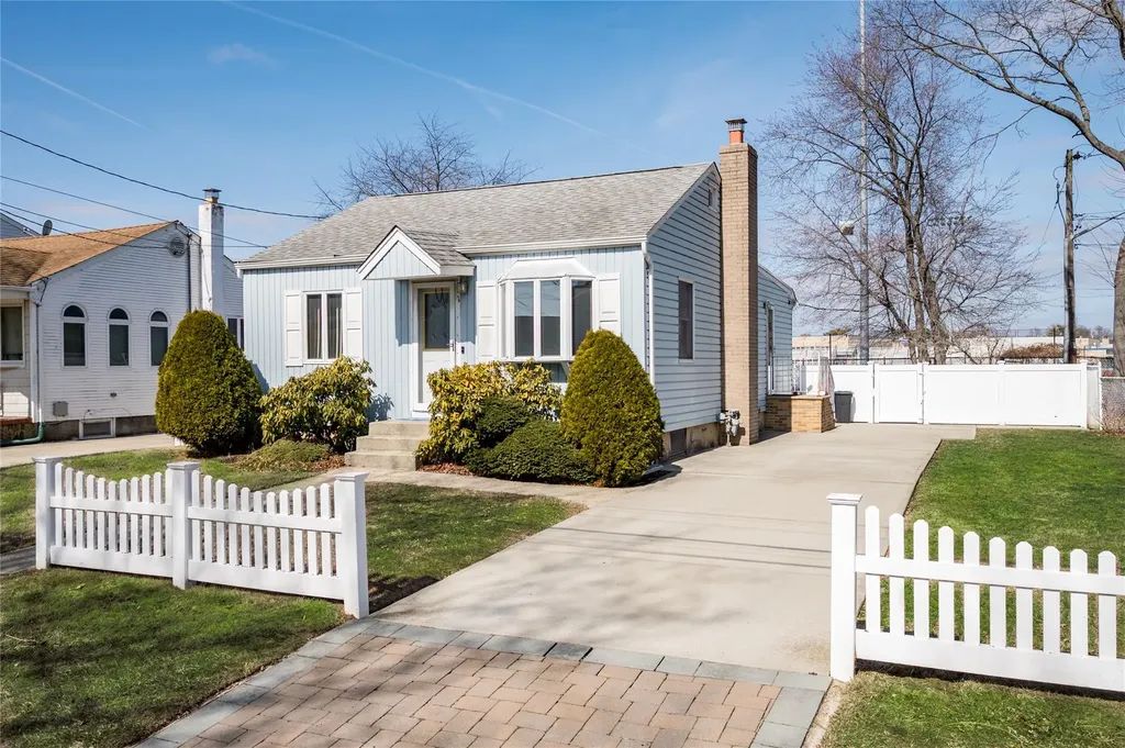 1 Glenda Drive West Babylon NY 11704