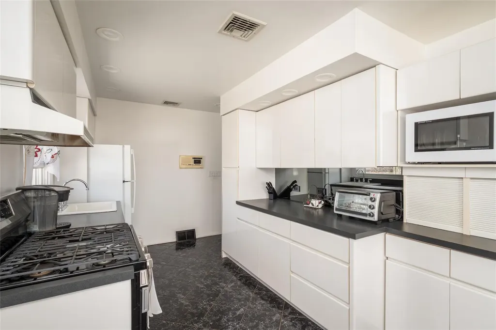1 Glenda Drive West Babylon NY 11704