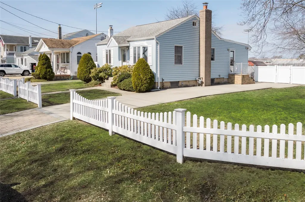 1 Glenda Drive West Babylon NY 11704