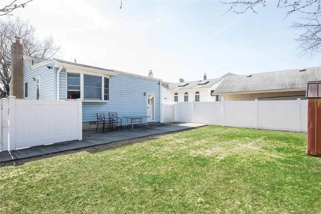 1 Glenda Drive West Babylon NY 11704