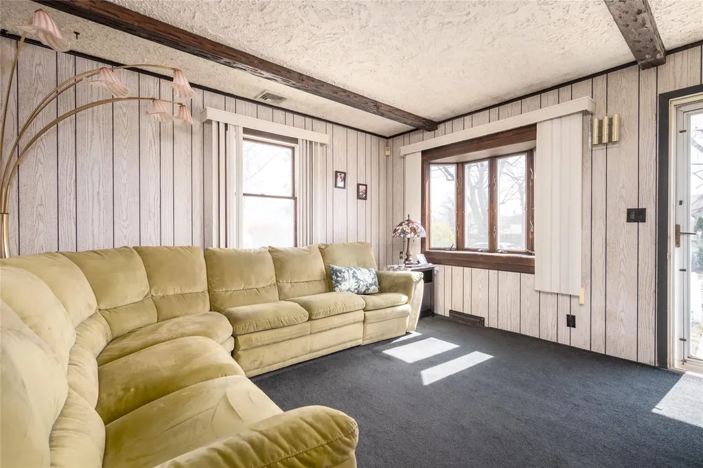1 Glenda Drive West Babylon NY 11704