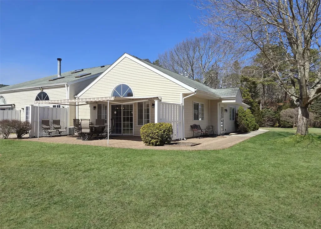 286 Ranch Circle Manorville NY 11949