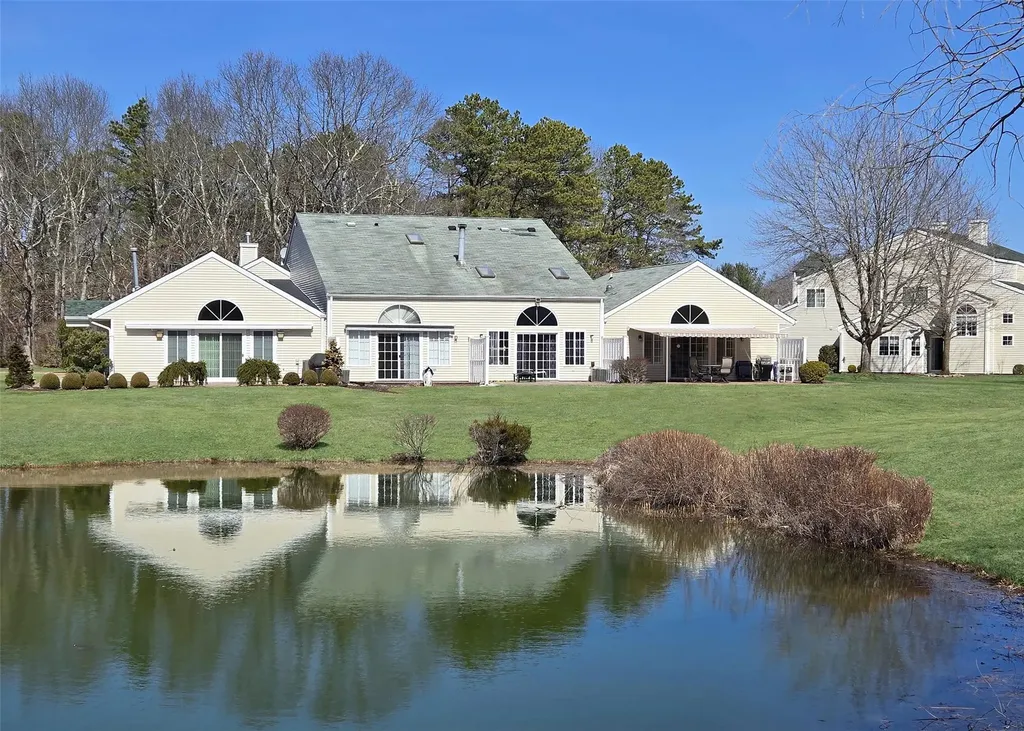 286 Ranch Circle Manorville NY 11949