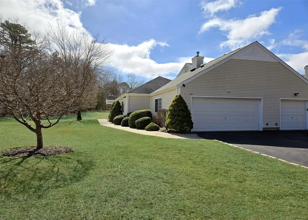 286 Ranch Circle Manorville NY 11949