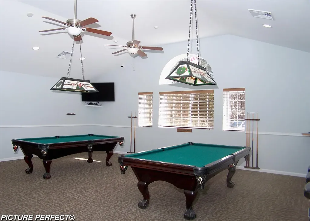 286 Ranch Circle Manorville NY 11949