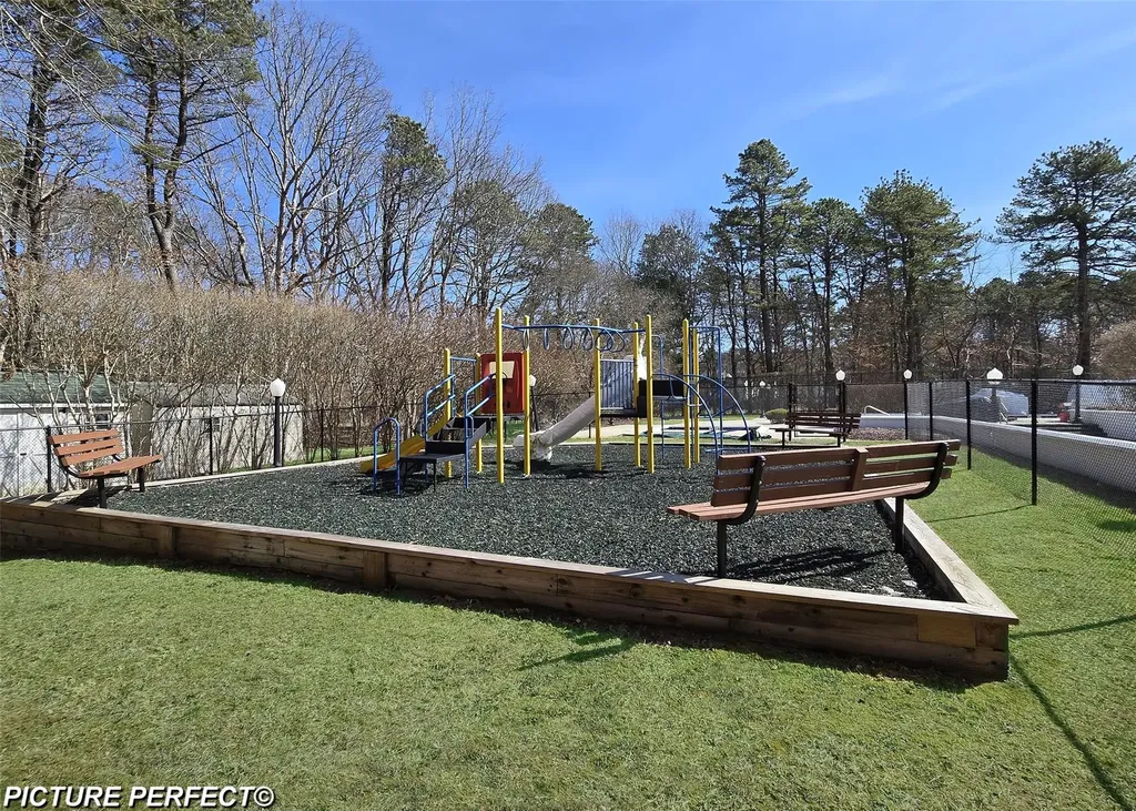 286 Ranch Circle Manorville NY 11949