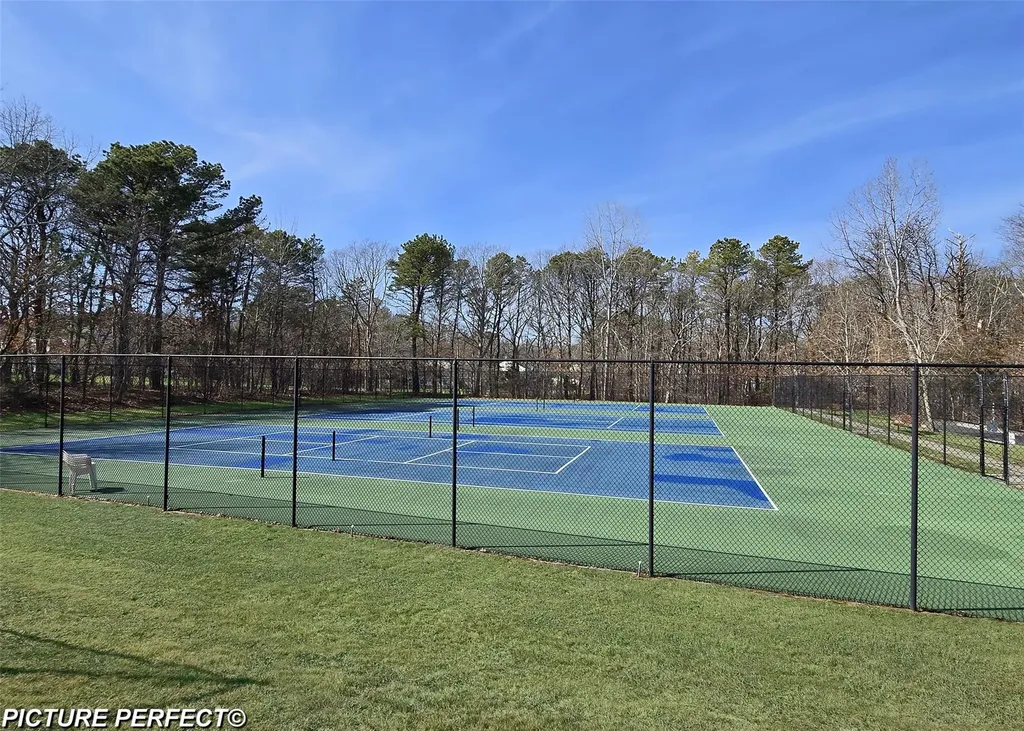 286 Ranch Circle Manorville NY 11949