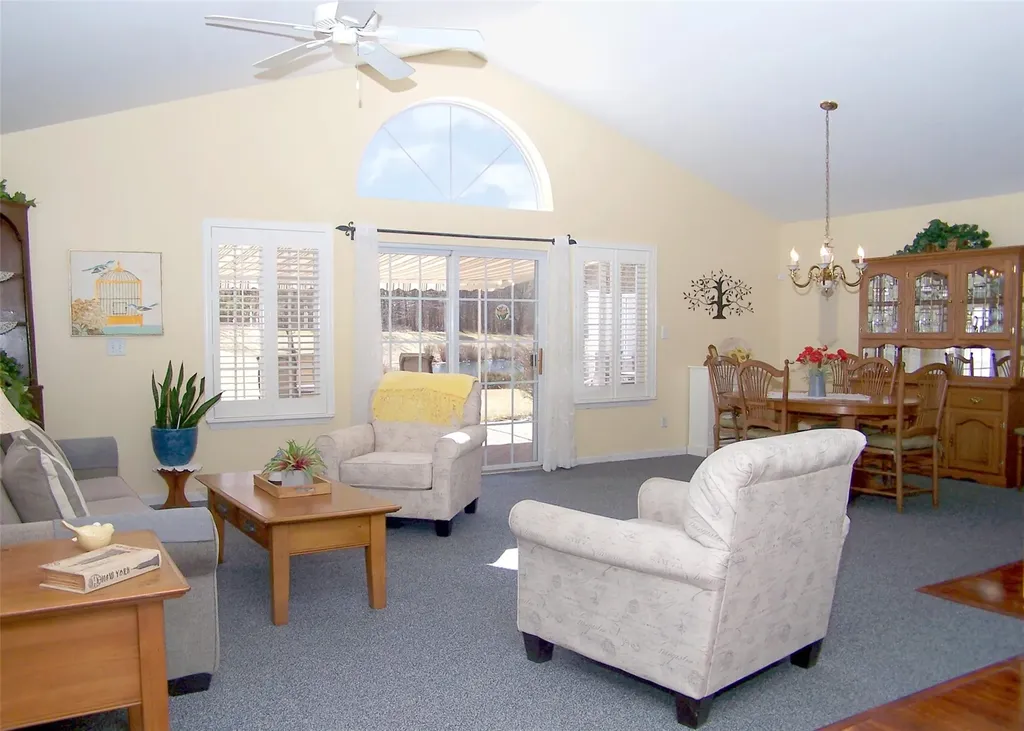 286 Ranch Circle Manorville NY 11949
