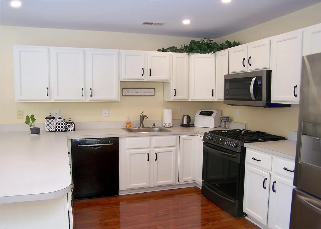 286 Ranch Circle Manorville NY 11949