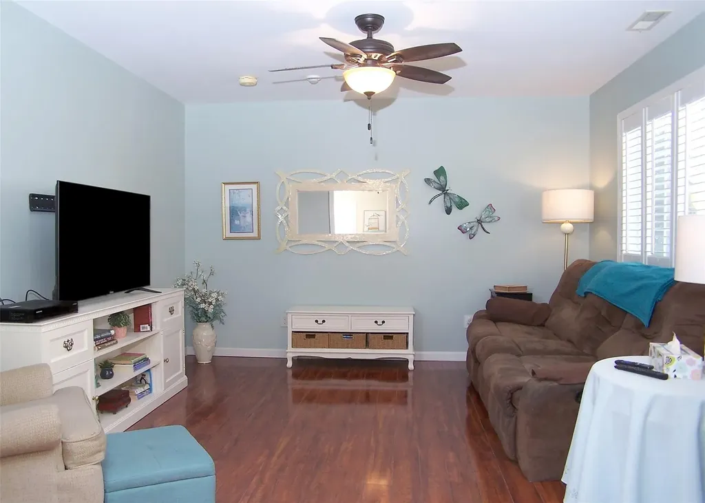 286 Ranch Circle Manorville NY 11949