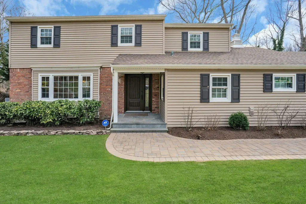 23 Parsons Drive Dix Hills NY 11746