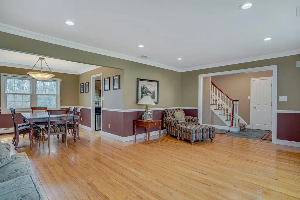 23 Parsons Drive Dix Hills NY 11746