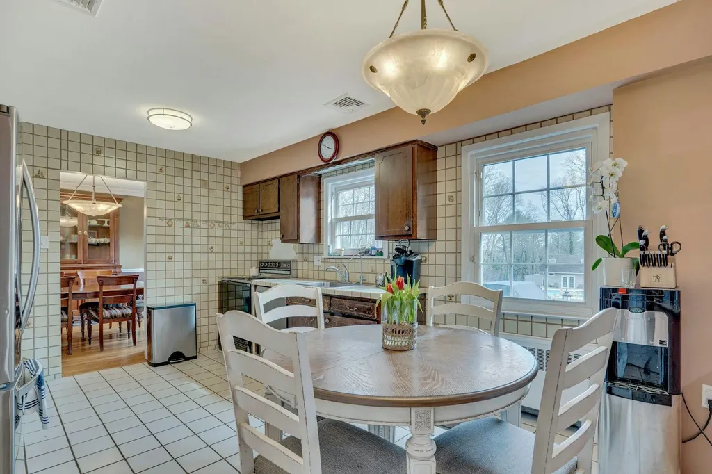 23 Parsons Drive Dix Hills NY 11746