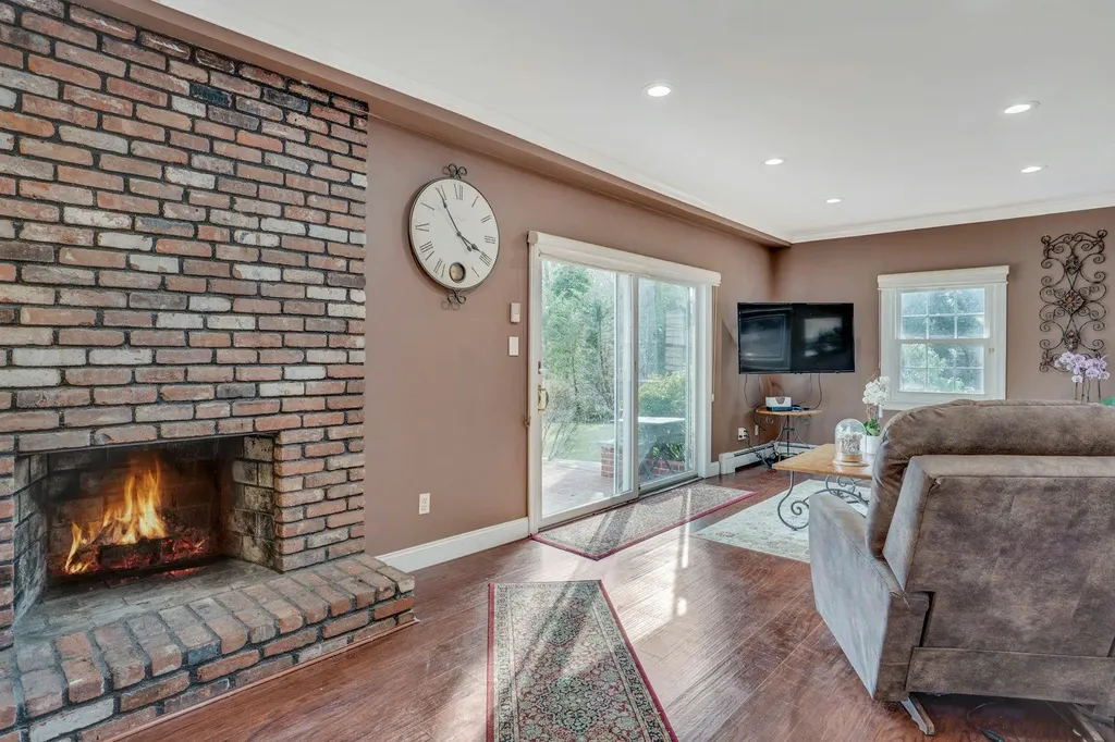23 Parsons Drive Dix Hills NY 11746