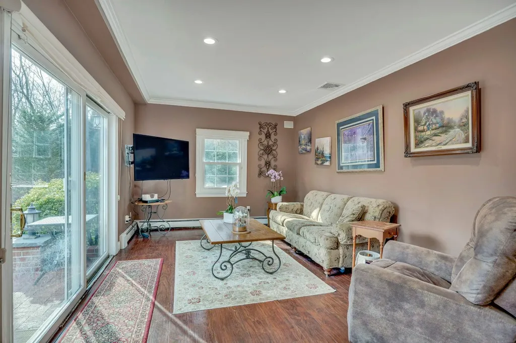 23 Parsons Drive Dix Hills NY 11746