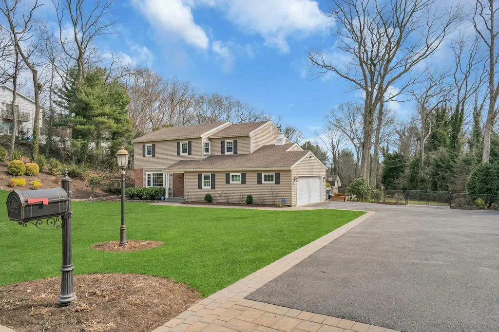 23 Parsons Drive Dix Hills NY 11746