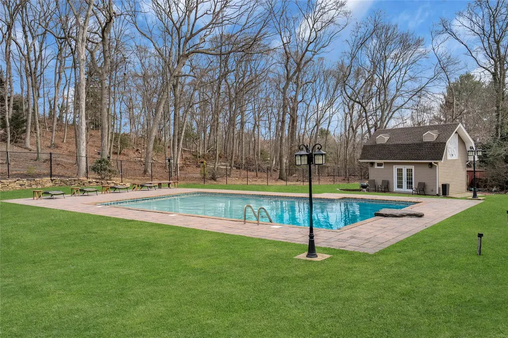 23 Parsons Drive Dix Hills NY 11746